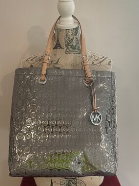 MICHAEL KORS - Metallic Jet Set Tote -- NWOT